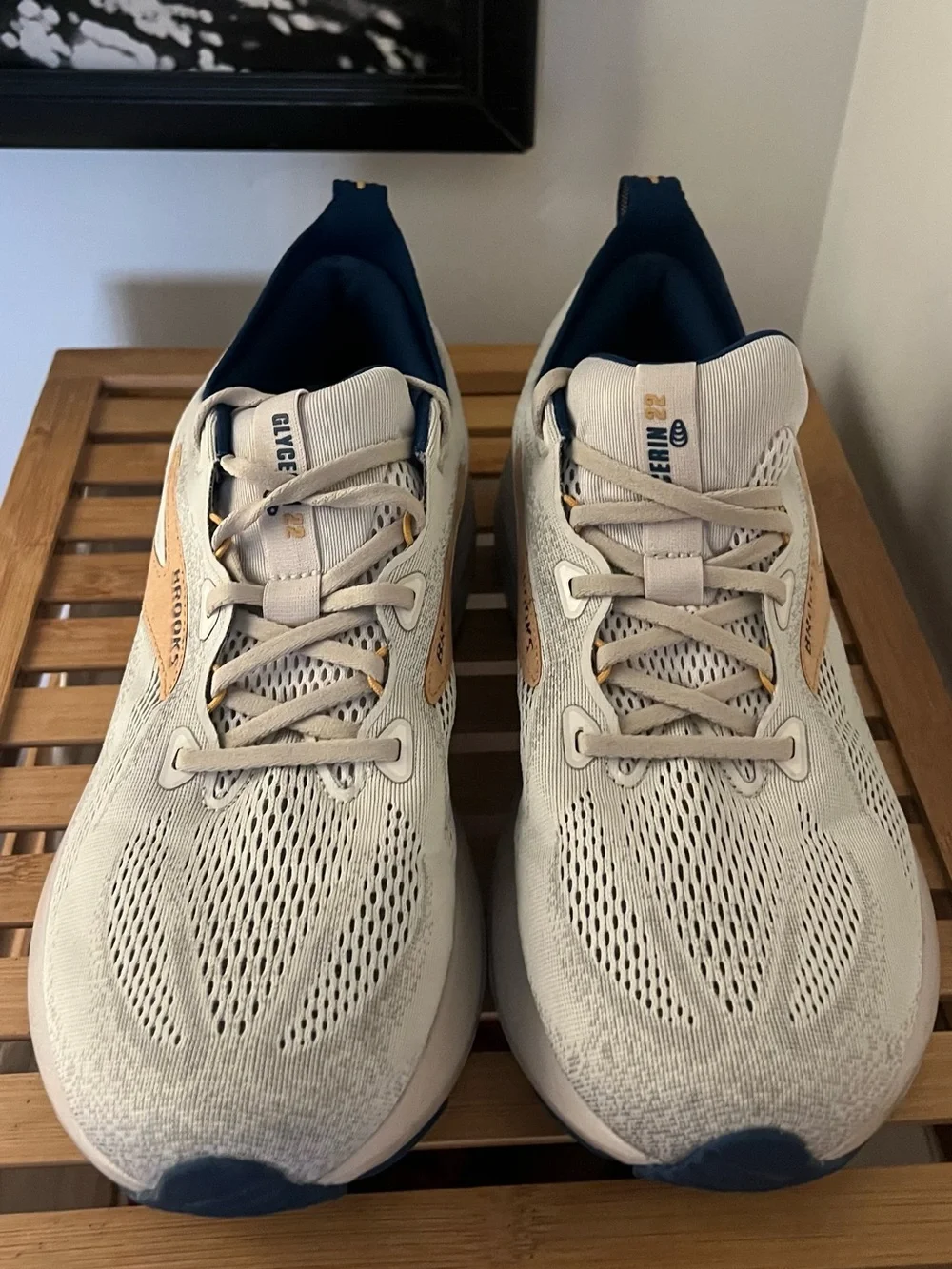 Brooks Men’s Glycerin 22 running shoes in an off-white cream colorway, size 12